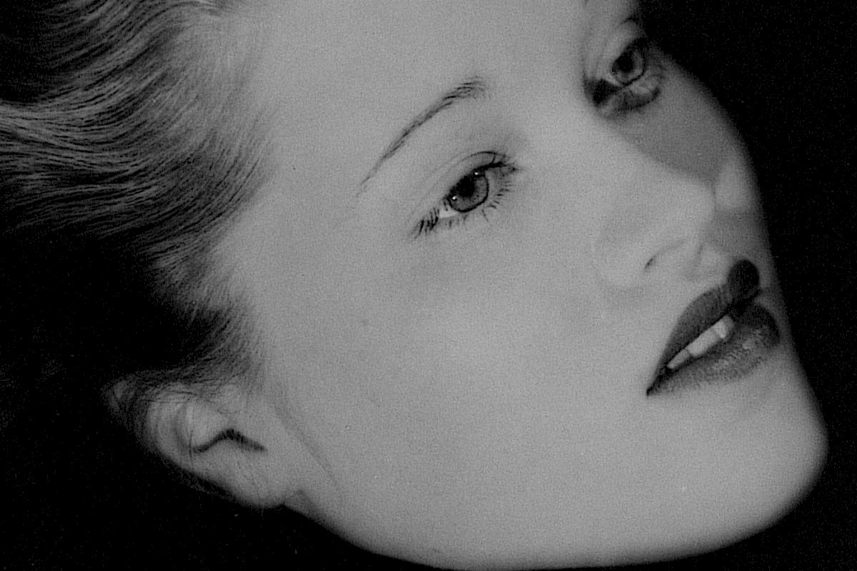Lee Miller | Schwebender Kopf, Mary Taylor, New York Studio, New York, USA, 1933 | © Lee Miller Archives England 2015. All Rights Reserved. www.leemiller.co.uk