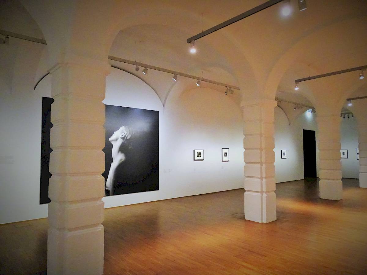 Einblick in die Ausstellungshalle, Lee Miller | Foto © eSeL.at – Lorenz Seidler