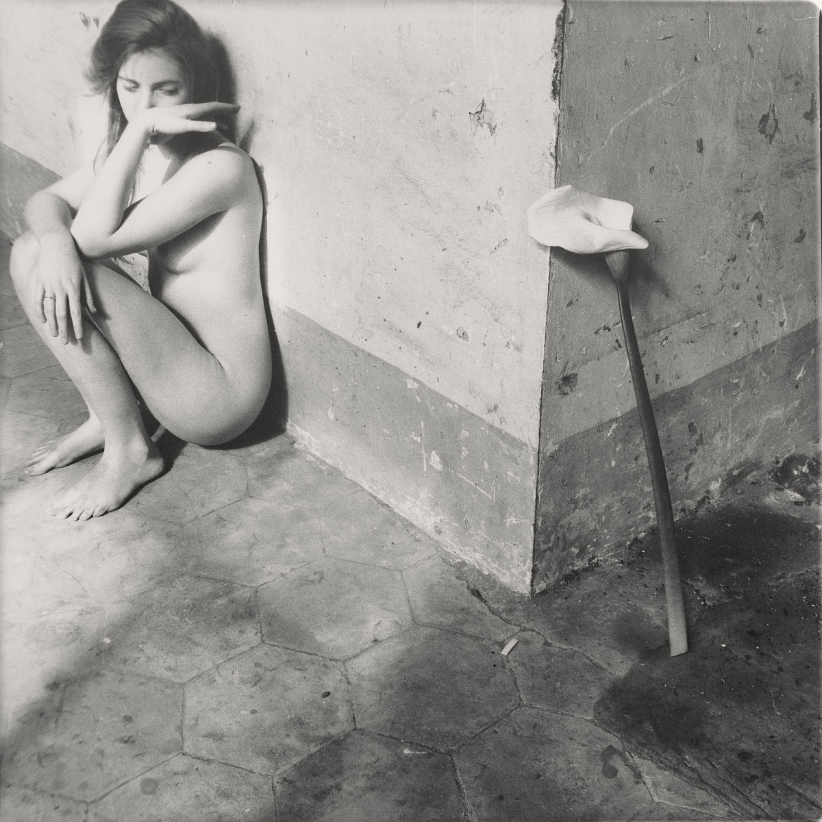 Francesca Woodman: Corner with Lily, 1978