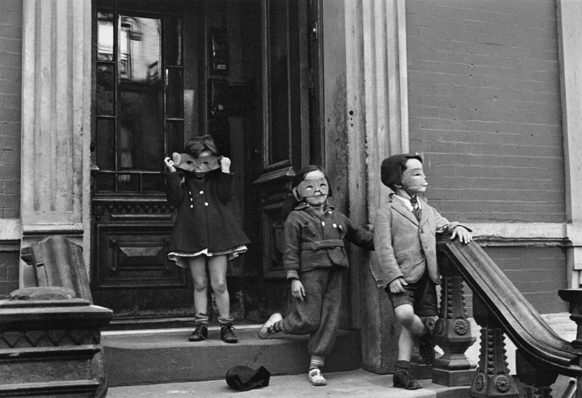 Helen Levitt | New York, 1940 | Permanent loan of the Austrian Ludwig Foundation for Art and Science © Film Documents LLC