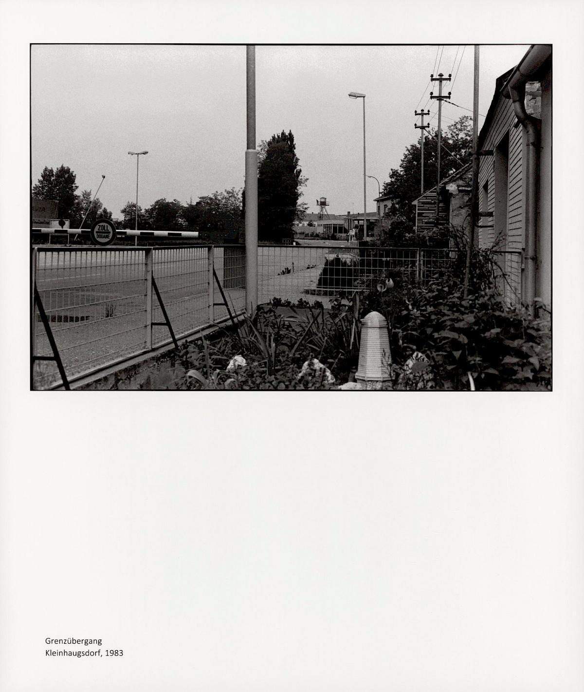 SEIICHI FURUYA | STAATSGRENZE, 1981-1983 | Lightjet-print Fotopapier: 50,6 x 60,4 cm (19 15/16 x 23 3/4 in.) | Erworben aus den Mitteln der Galerienförderung des BKA | Albertina, Wien