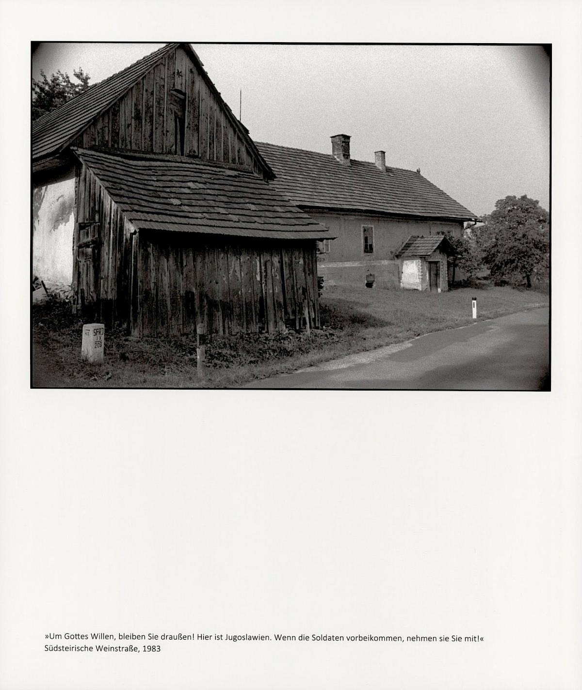 SEIICHI FURUYA | STAATSGRENZE, 1981-1983 | Lightjet-print Fotopapier: 50,6 x 60,4 cm (19 15/16 x 23 3/4 in.) | Erworben aus den Mitteln der Galerienförderung des BKA | Albertina, Wien