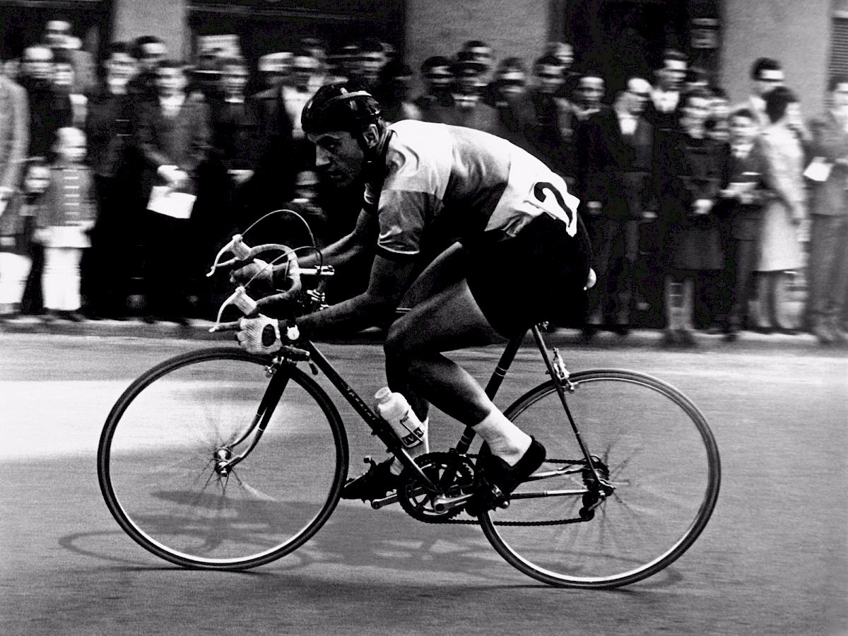 LIDDY SCHEFFKNECHT | #8759, 2010 "6 minutes 38 seconds (#5)”, Ed. 3/3+ 1 AP | Serial of 6 photographs | 52,5 x 70 cm, Lambda Prints | Erworben aus den Mitteln der Galerieförderung des BMUKK | Albertina, Wien