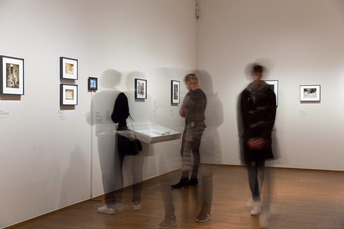 View in the exhibition hall, Film-Stills | Photo © Bureau Kies