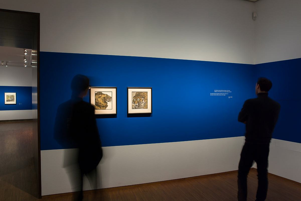 Einblick in die Ausstellungshalle, Der Farbholzschnitt in Wien um 1900 | Foto © Bureau Kies