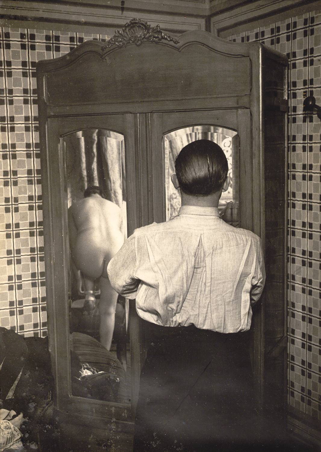 Brassaï (Gyula Halász) | In a Hot-Sheet-Motel, Rue Quincampoix, ca. 1932 | The Albertina Museum, Vienna © Bildrecht, Vienna, 2018
