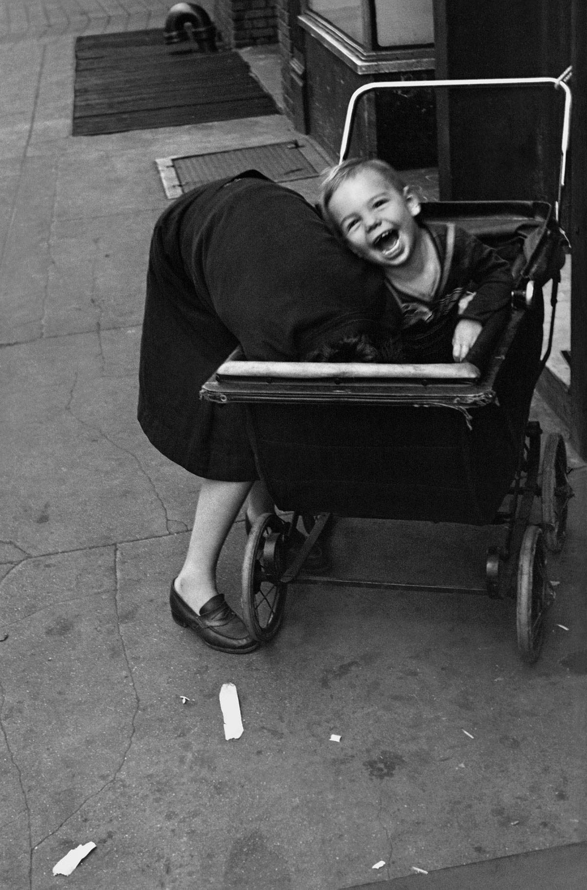 Helen Levitt | New York, 1940 | Albertina Wien. Dauerleihgabe der Österreichischen Ludwig-Stiftung für Kunst und Wissenschaft © Film Documents LLC / Courtesy Galerie Thomas Zander, Köln